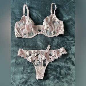 Victoria Secret very sexy floral print bra and panty set Size 38D/M